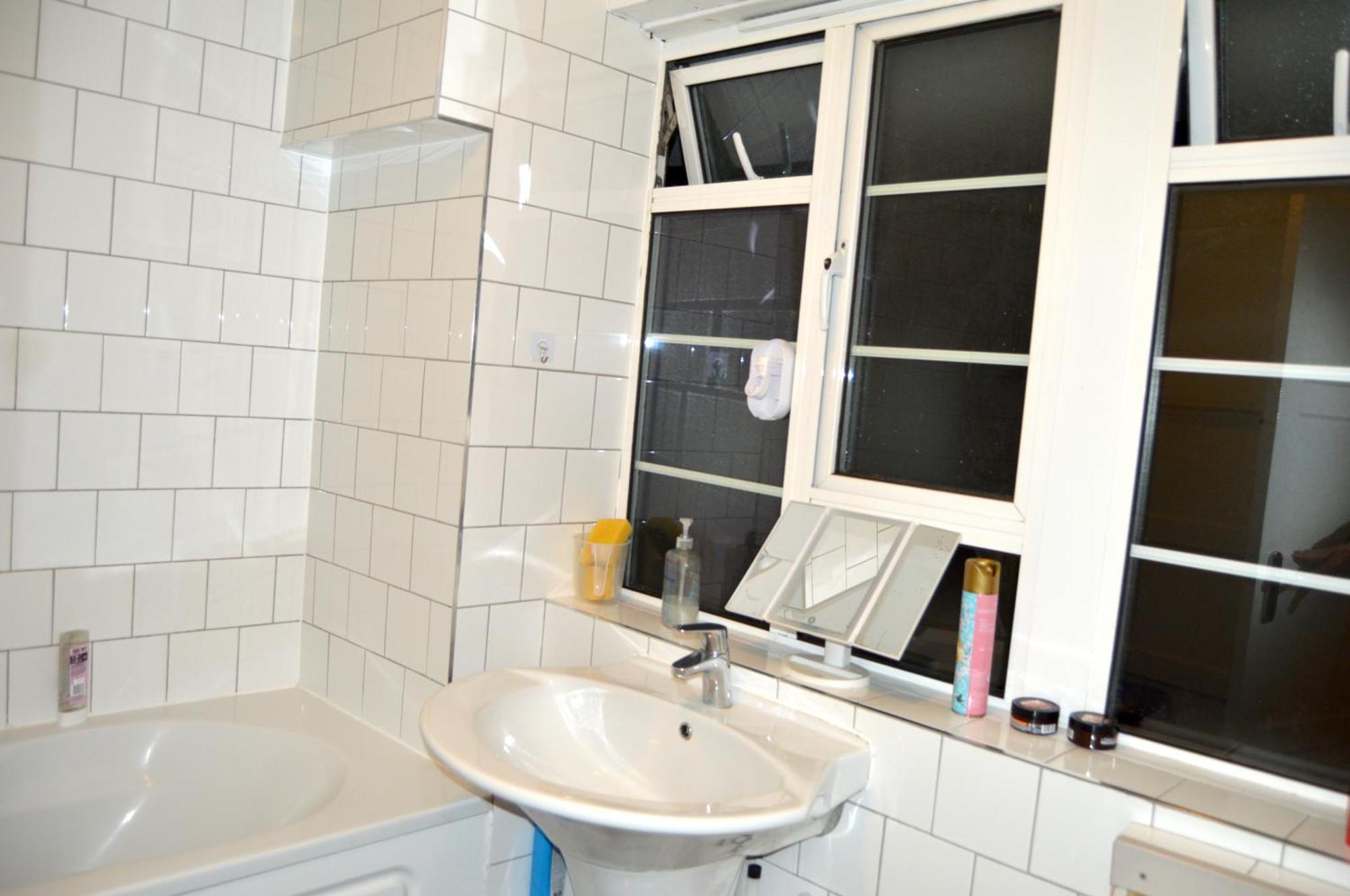 Gazde/Camere de închiriat Edgware Road *